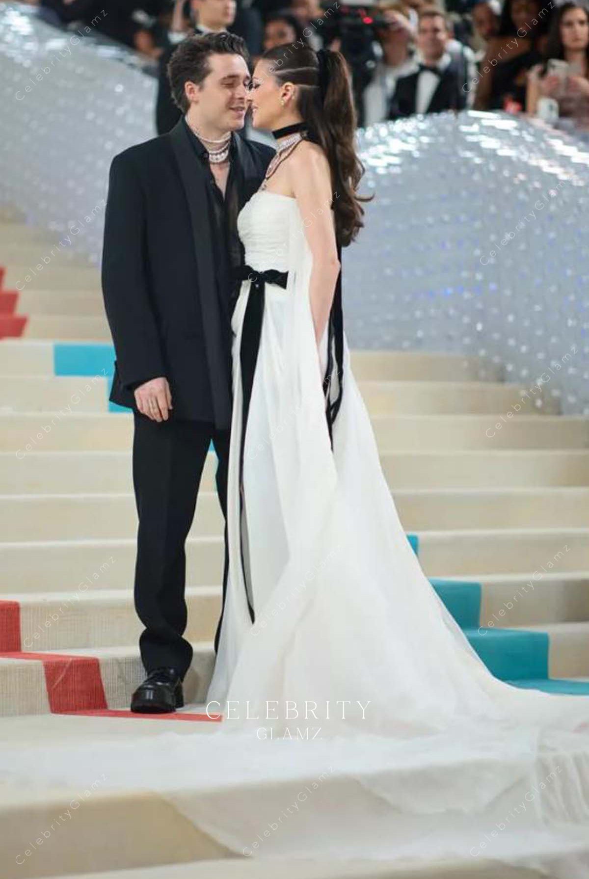 2023 Nicola Peltz Beckham strapless met gala dress