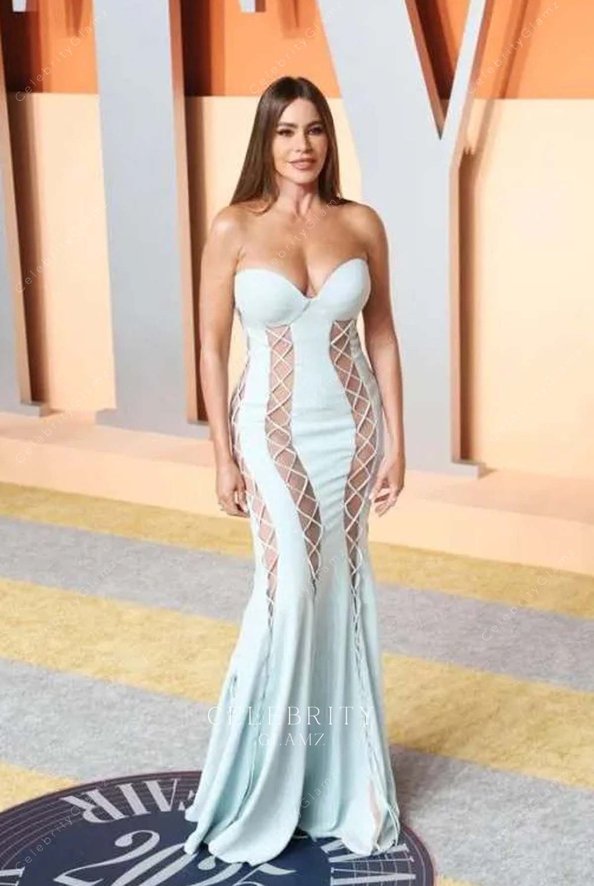 2025 Vanity fair party Sofía Vergara mint strapless dress