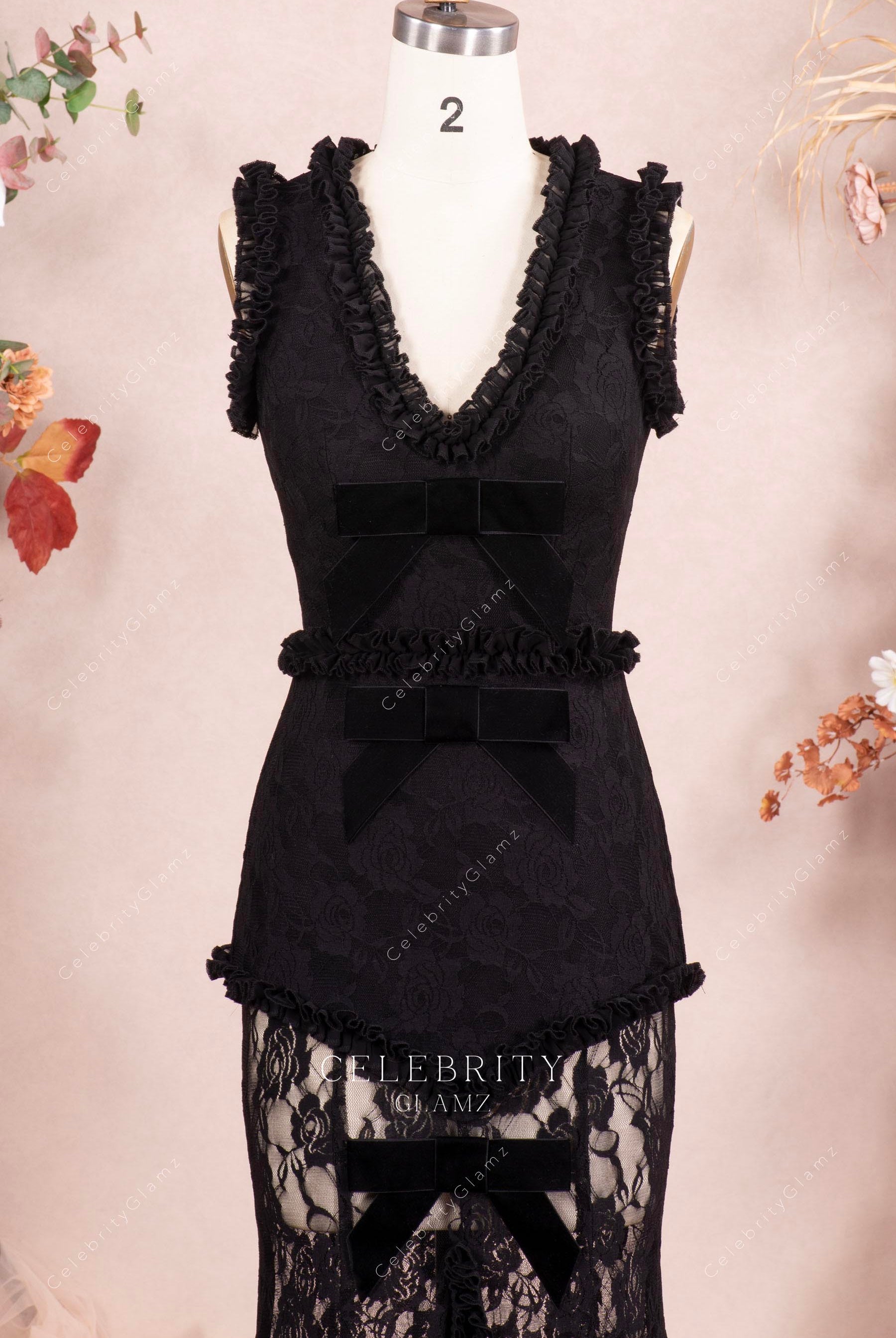 black sleeveless formal dress