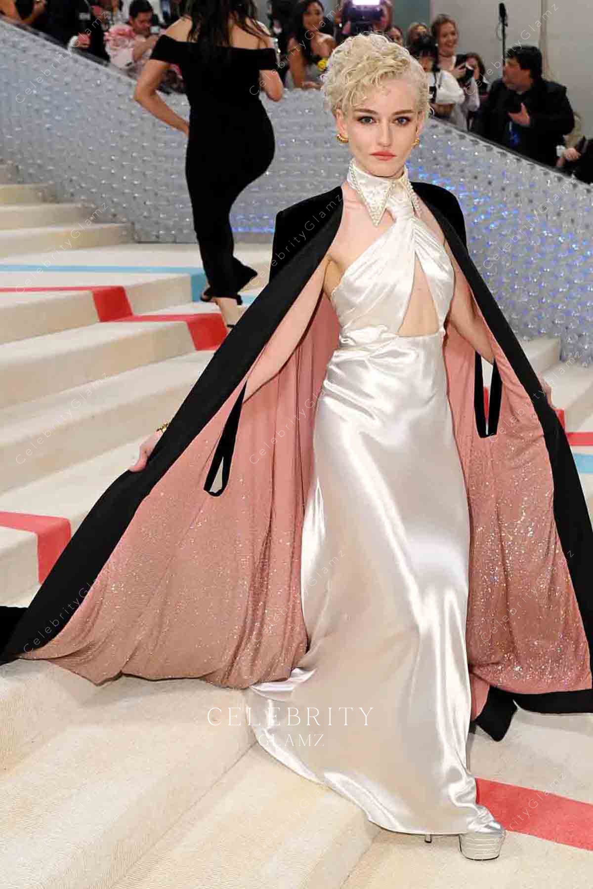 Julia Garner keyhole 2023 met gala dress