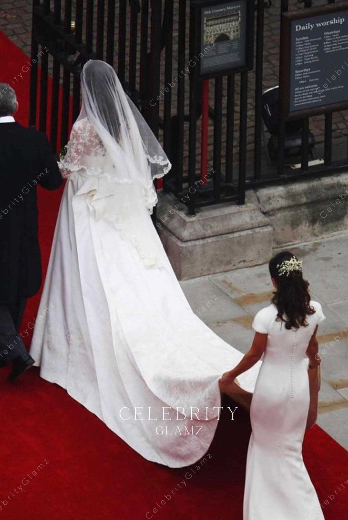 Kate Middleton chapel train wedding dress