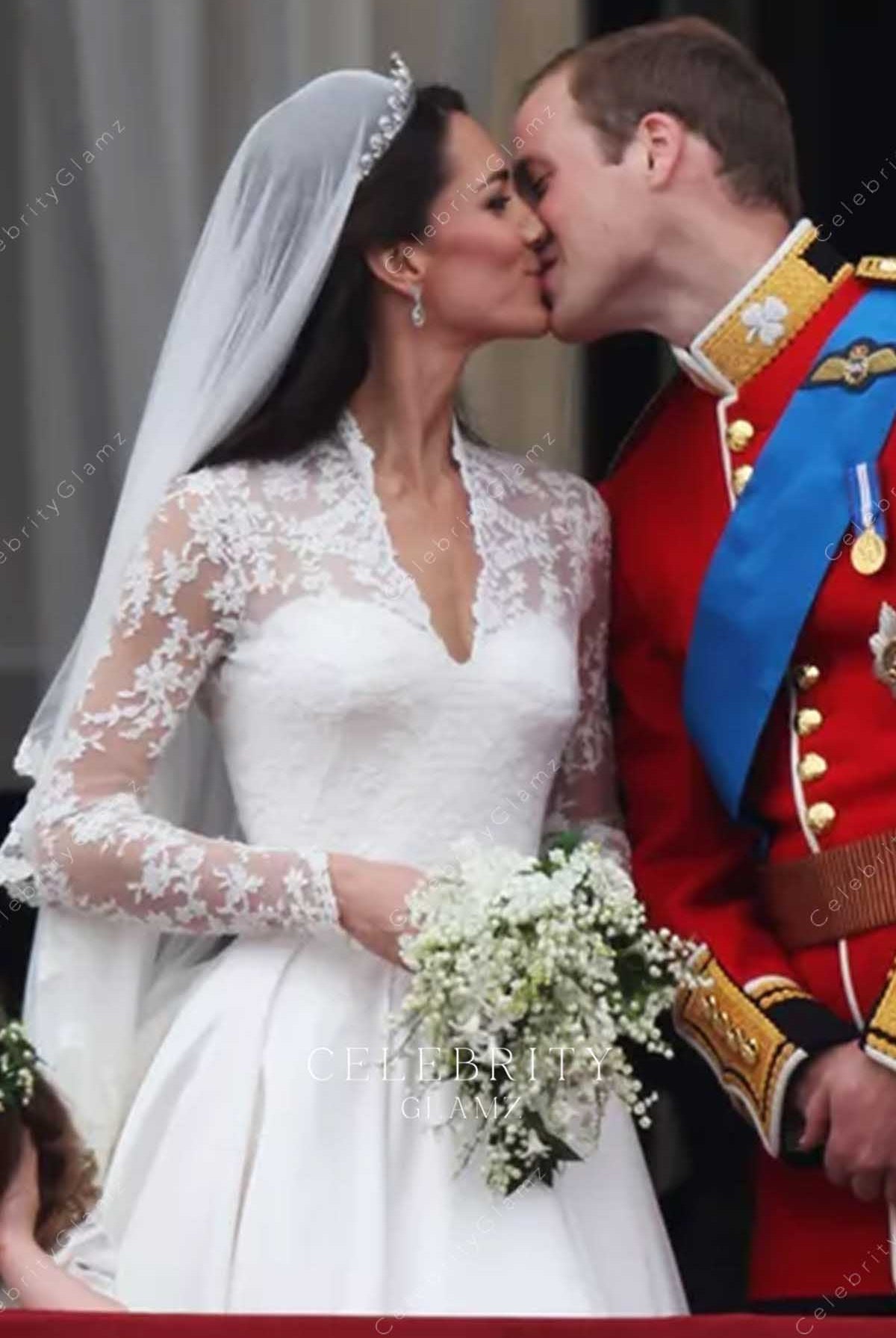 Kate Middleton lace v neck wedding dress