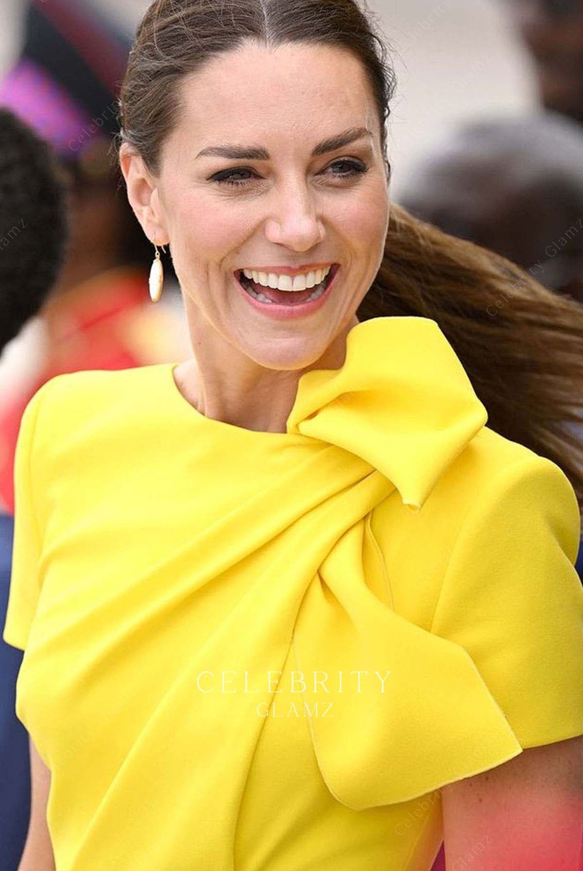 Kate yellow short sleeves formal dress watching Wimbledon final