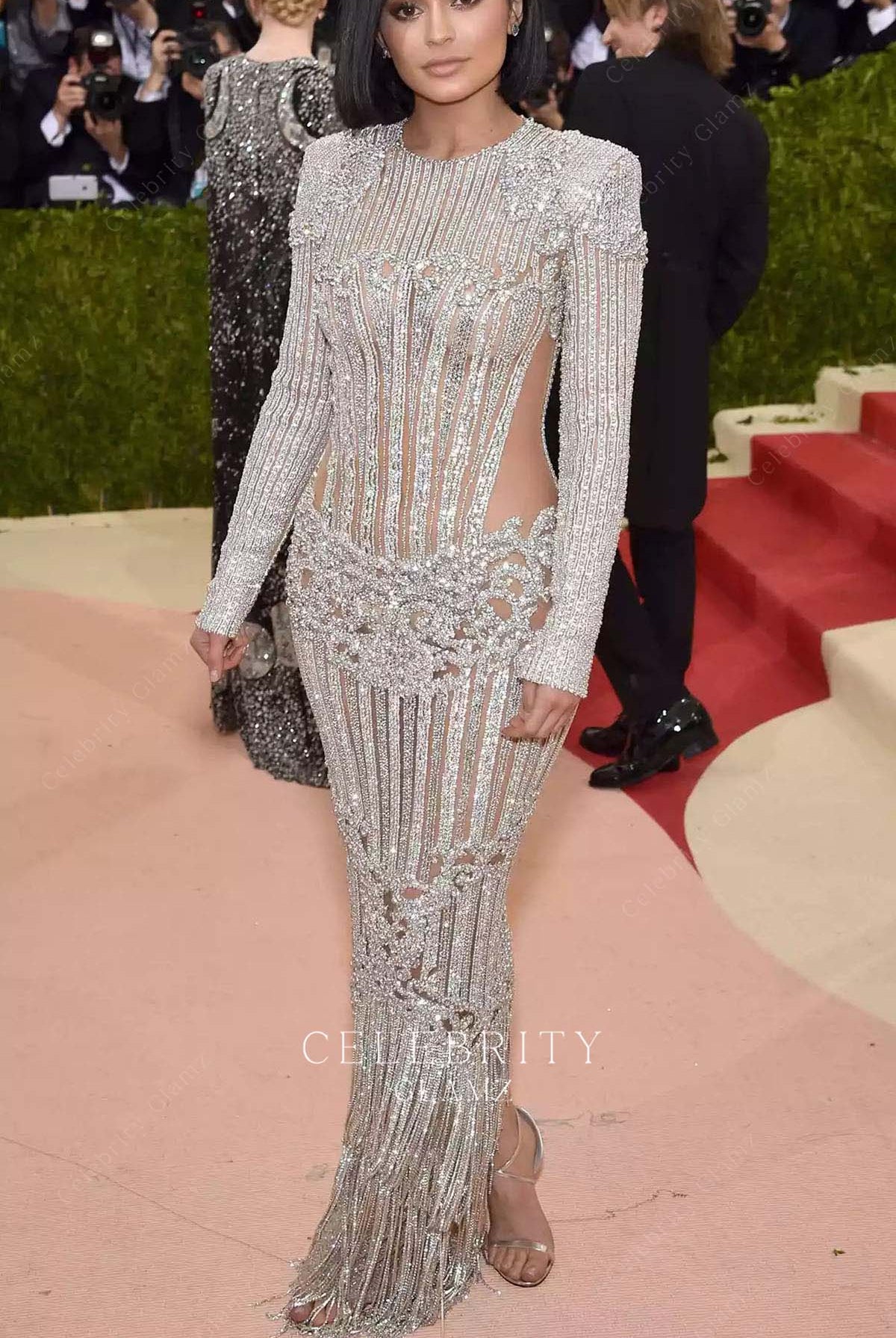 Kylie Jenner glitter dress met gala 2016