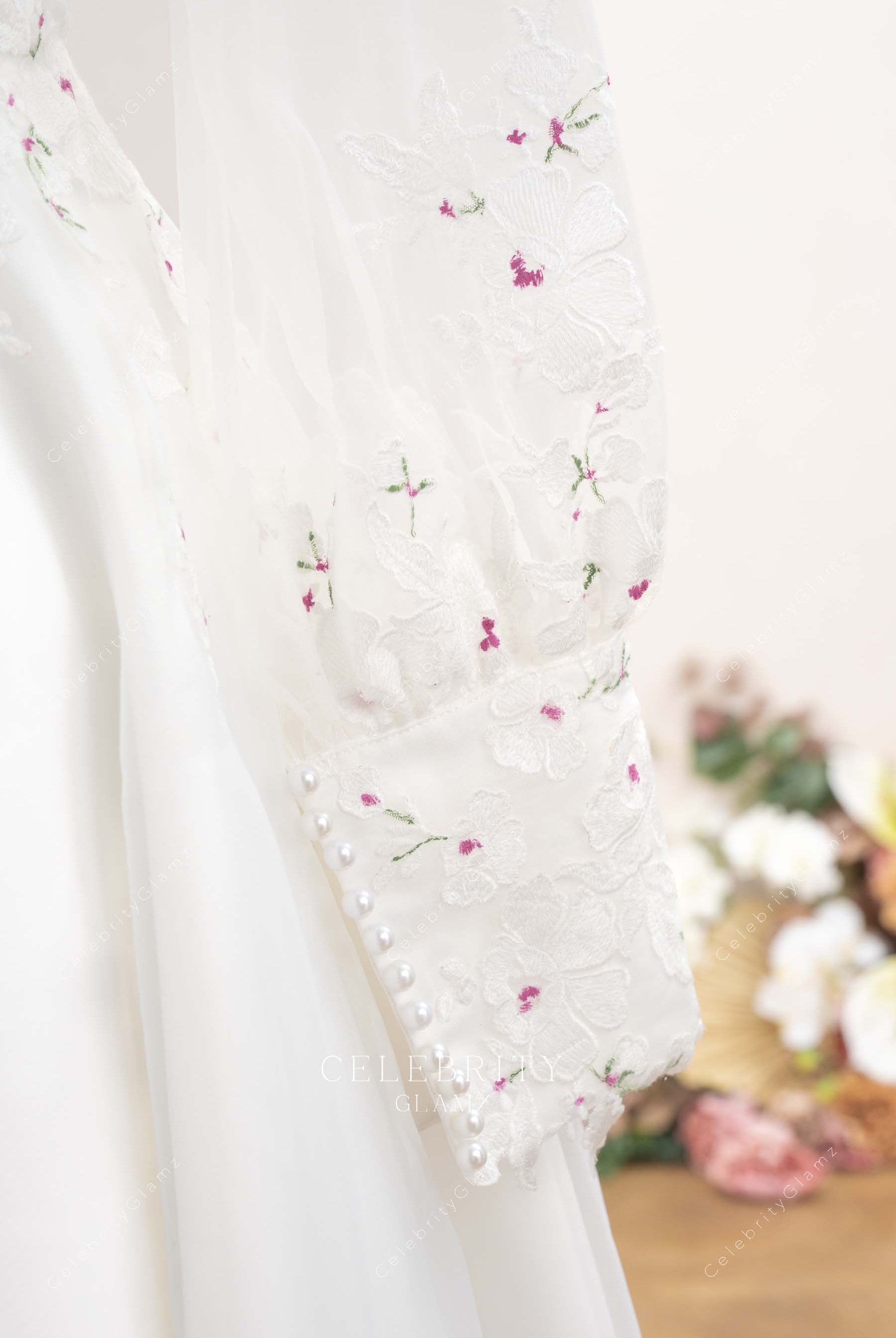 lace cuff wedding dress