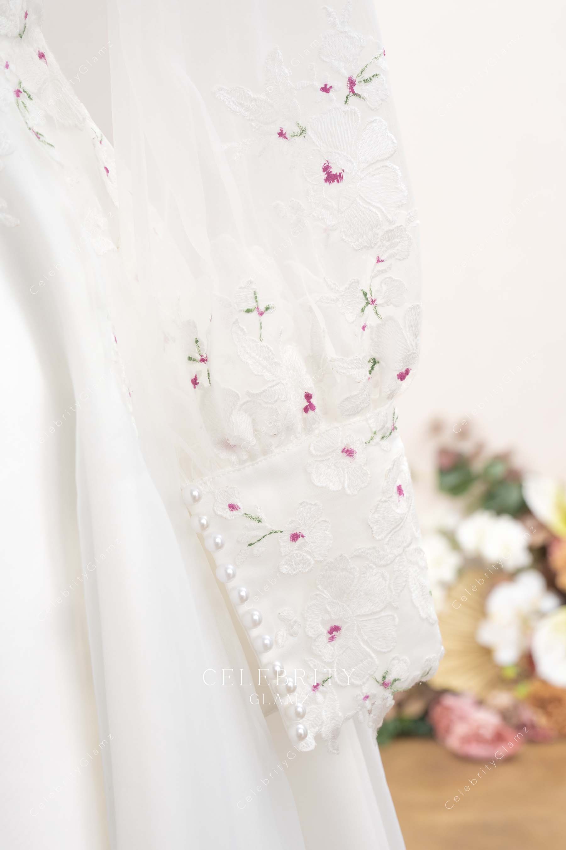 lace cuff wedding dress