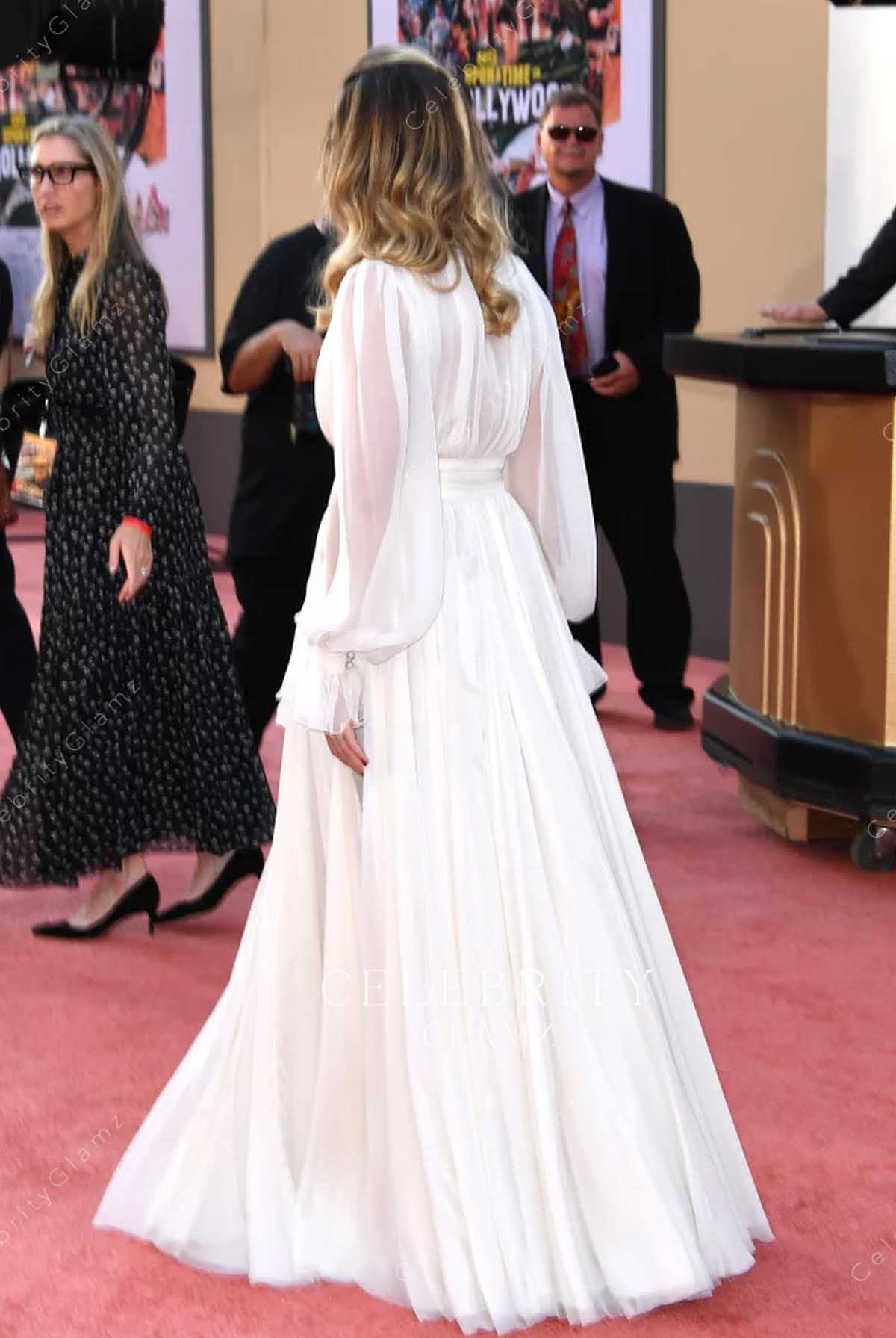 Margot Robbie chiffon long sleeves prom dress