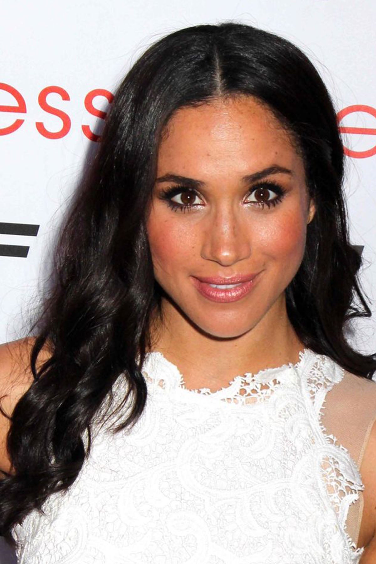 Meghan Markle crew neck formal dress den rock the summer party