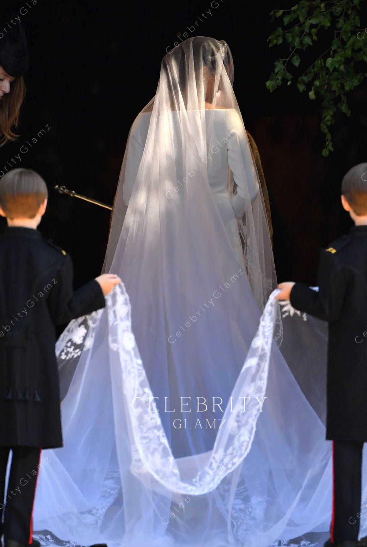 Meghan Markle chapel train wedding dress