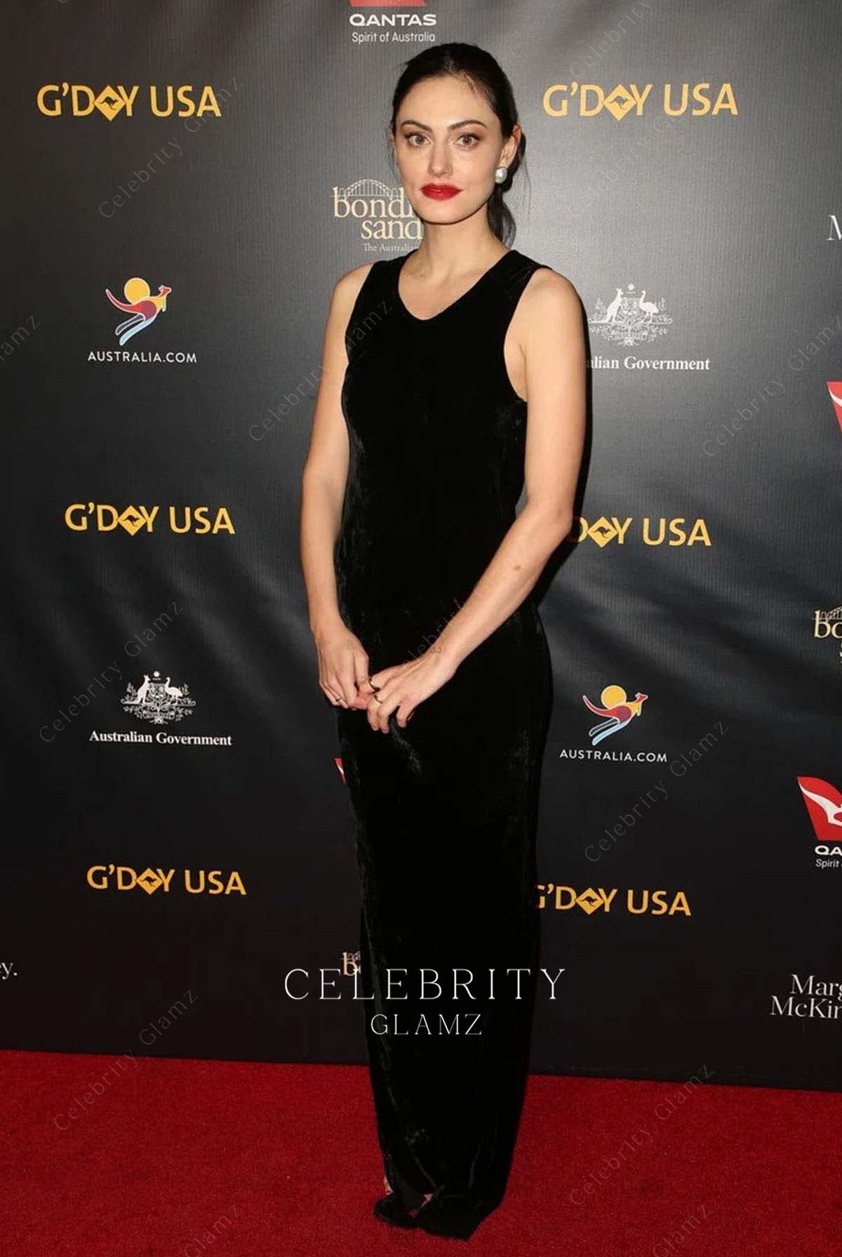 Phoebe Tonkin v neck 2019 G'Day USA gala evening dress