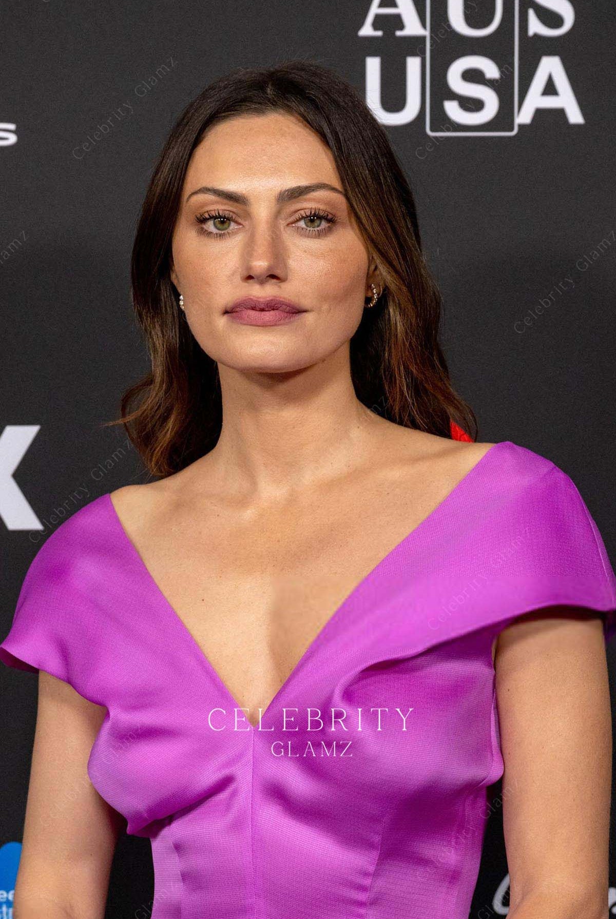 Phoebe Tonkin v neck 2025 annual G'Day USA arts gala evening dress