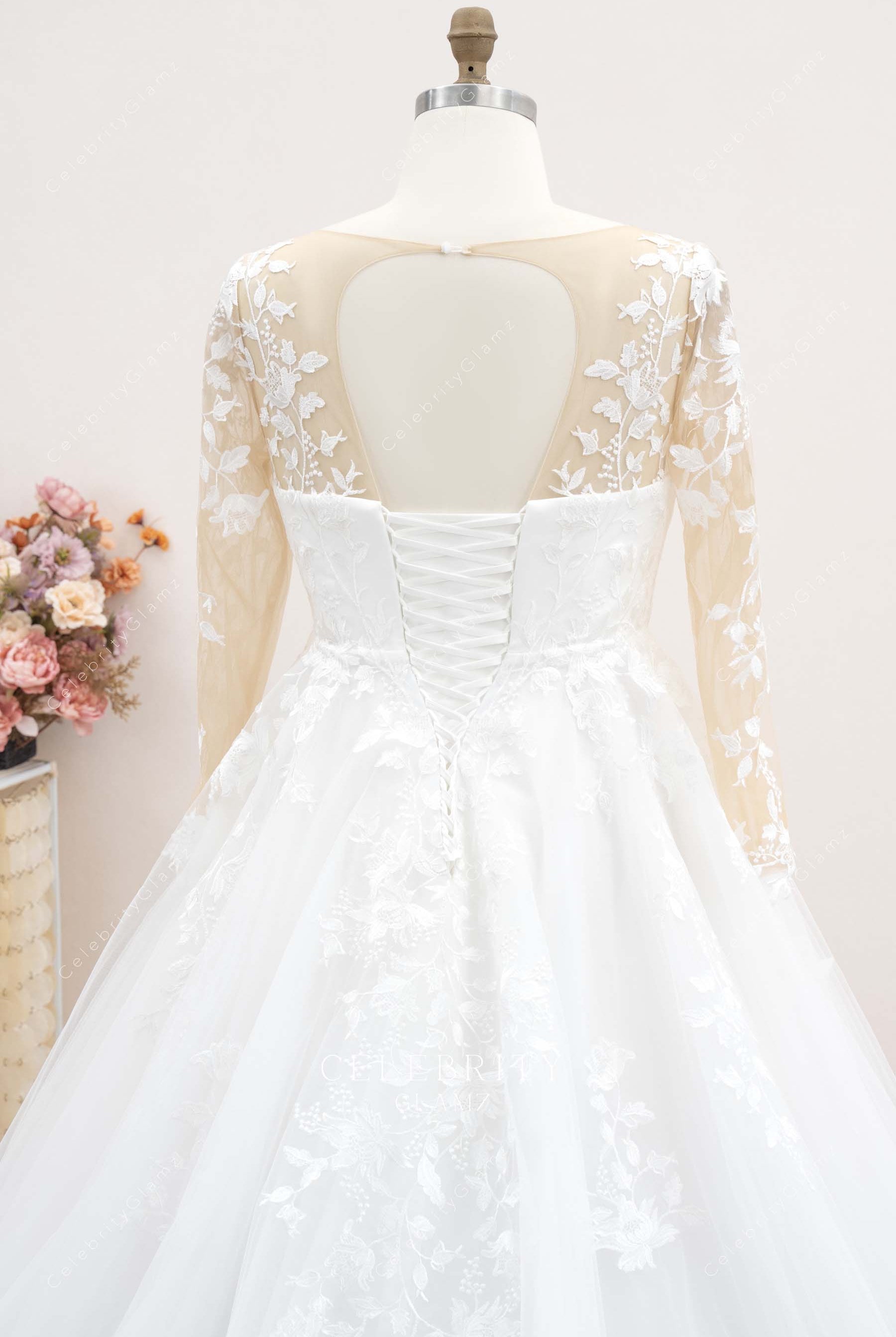 plus size keyhole back bridal dress
