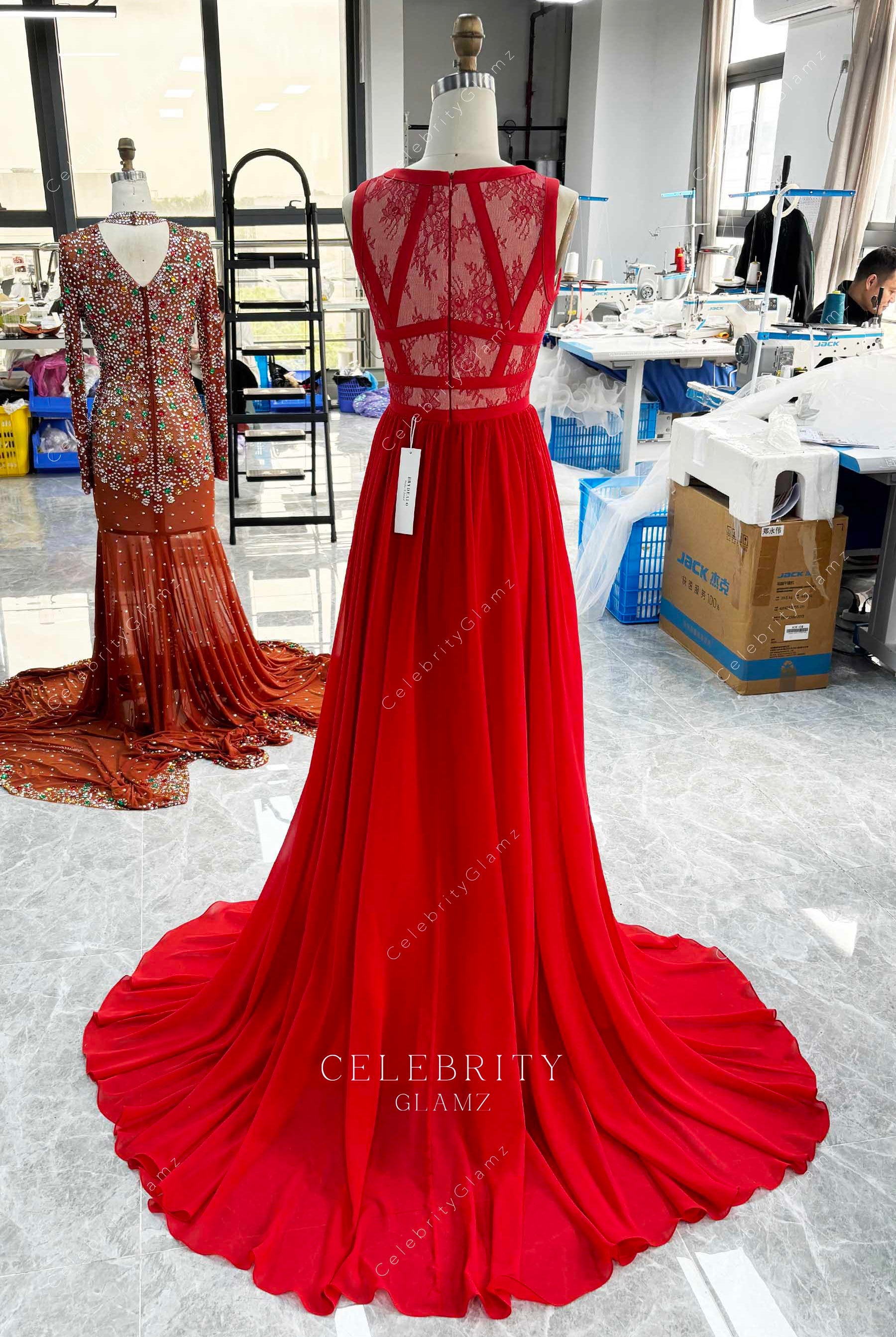 red a line court train prom dress