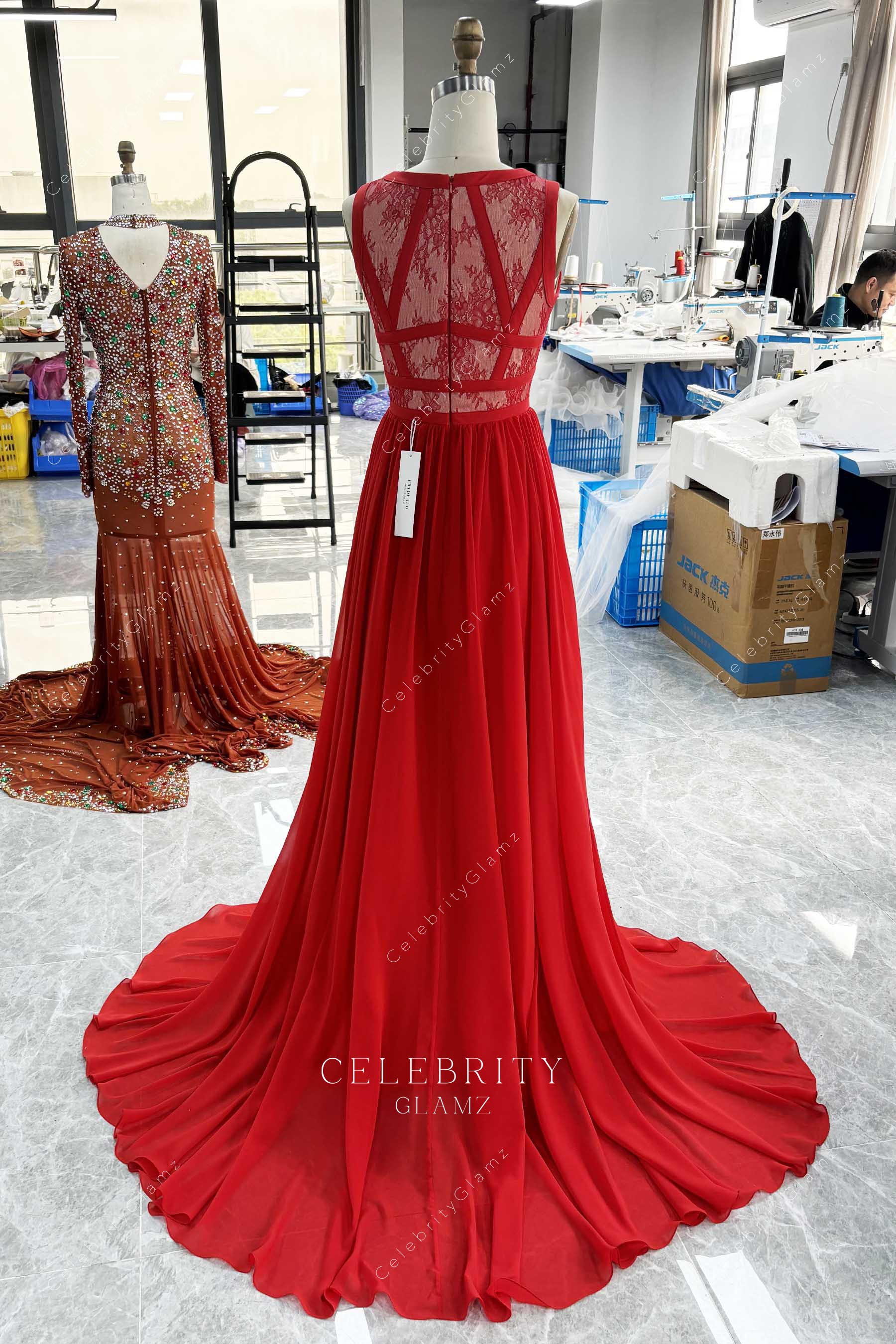 red a line court train prom dress