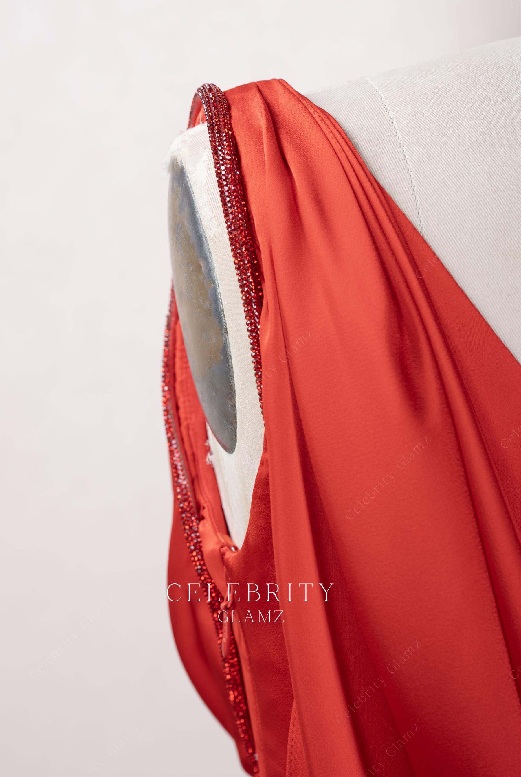 red sleeveless formal dress