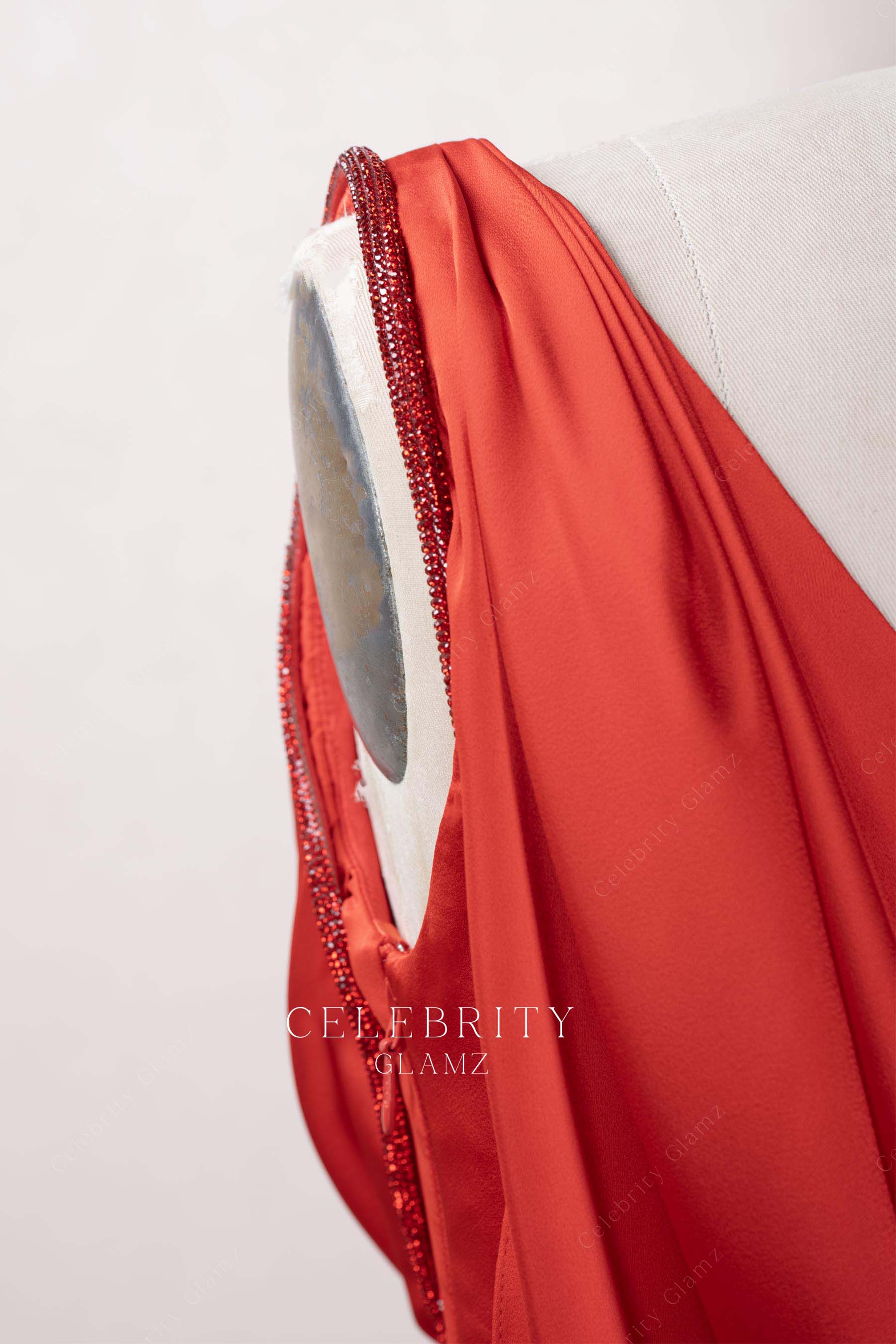 red sleeveless formal dress