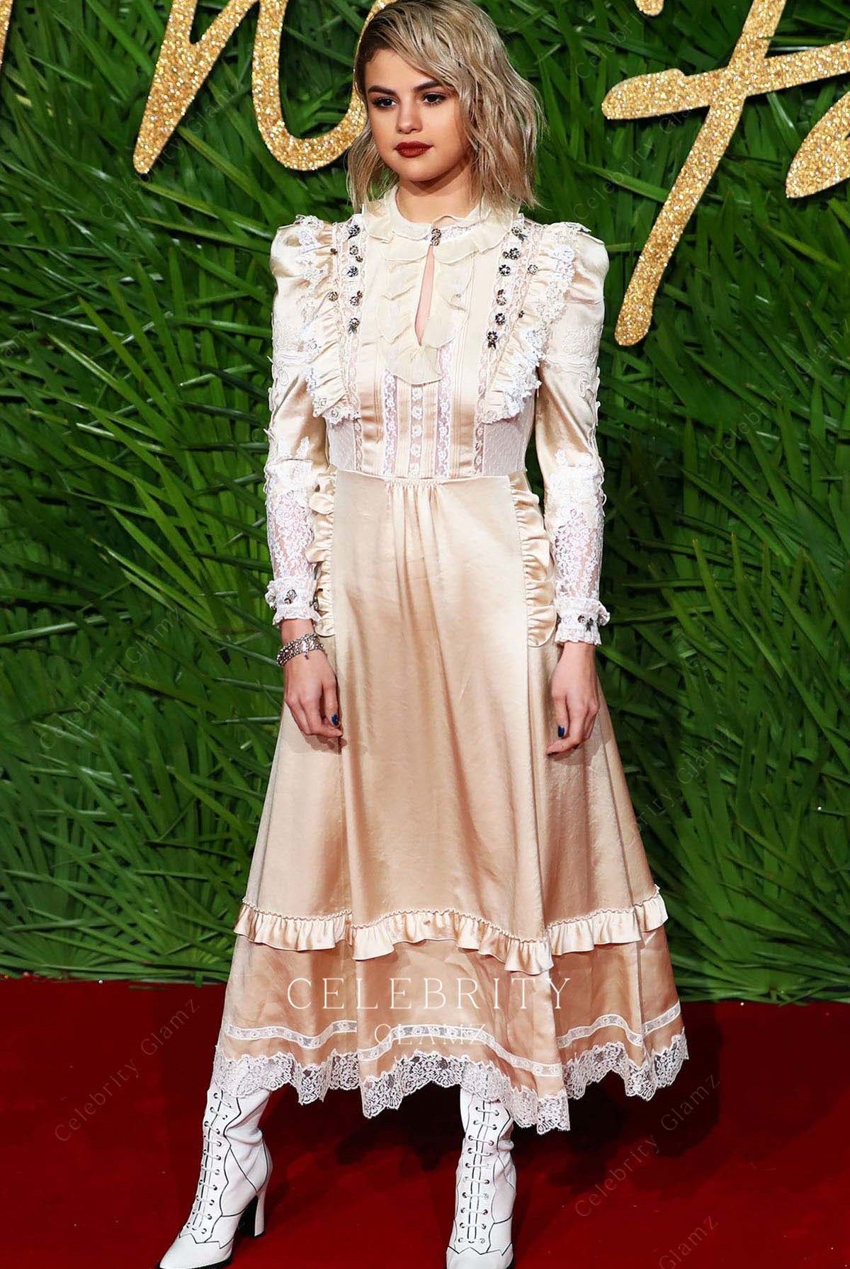 Selena Gomez a line prom dress 2017 British fashion awards