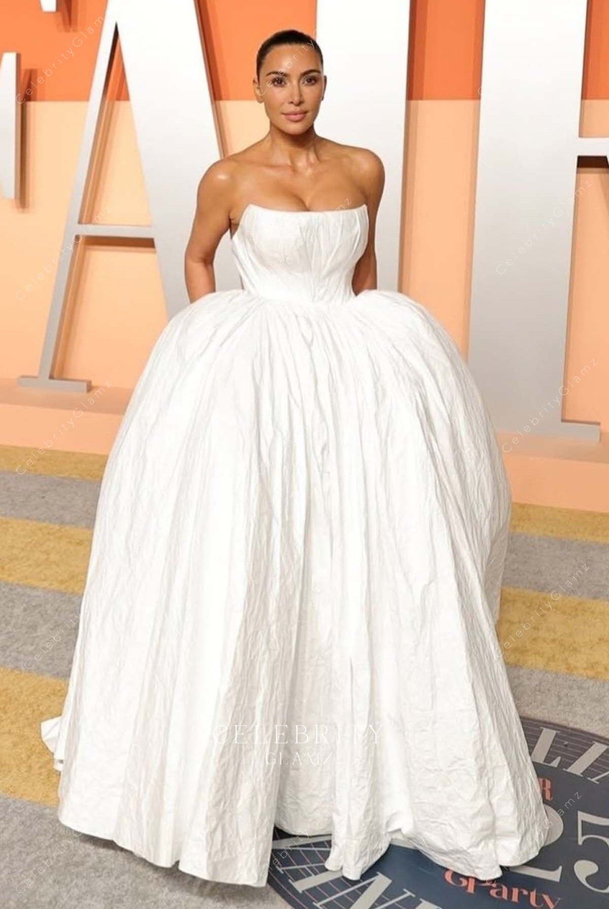 white Kim Kardashian 2025 scoop neck Vanity fair party prom dress