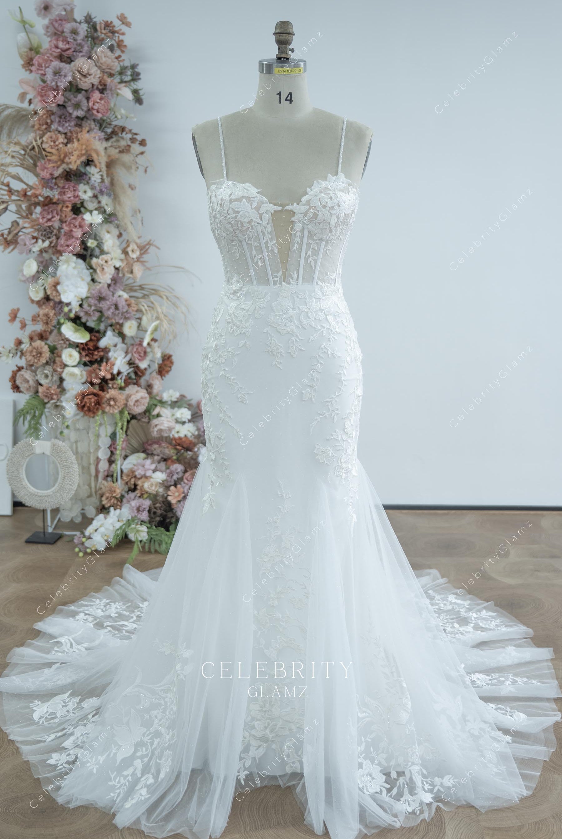 white lace appliques wedding dress