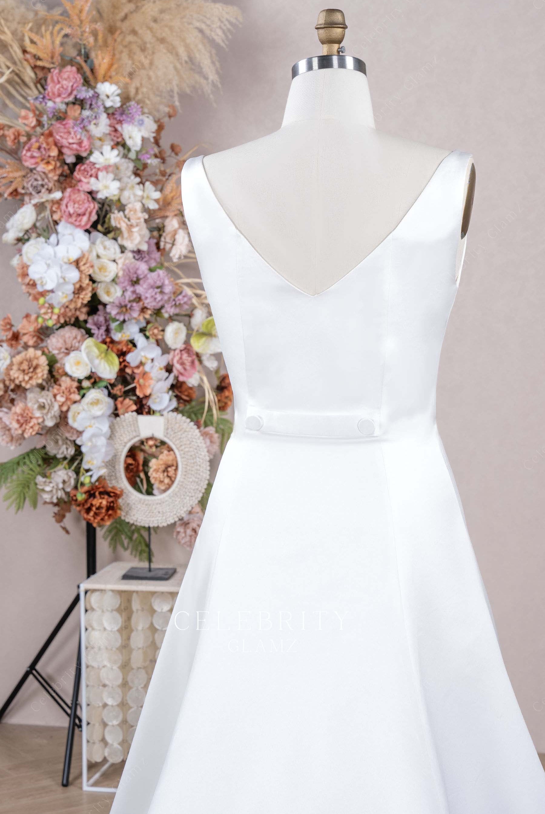 white v back wedding dress