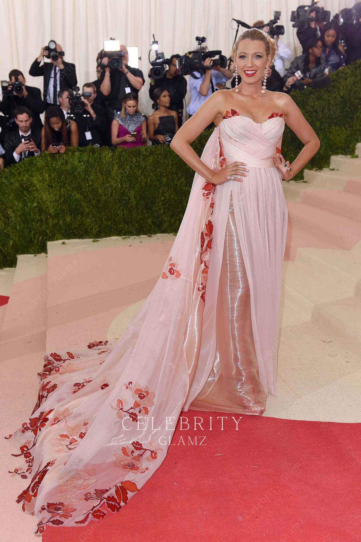 Blake Lively sweetheart neck prom dress met gala 2016