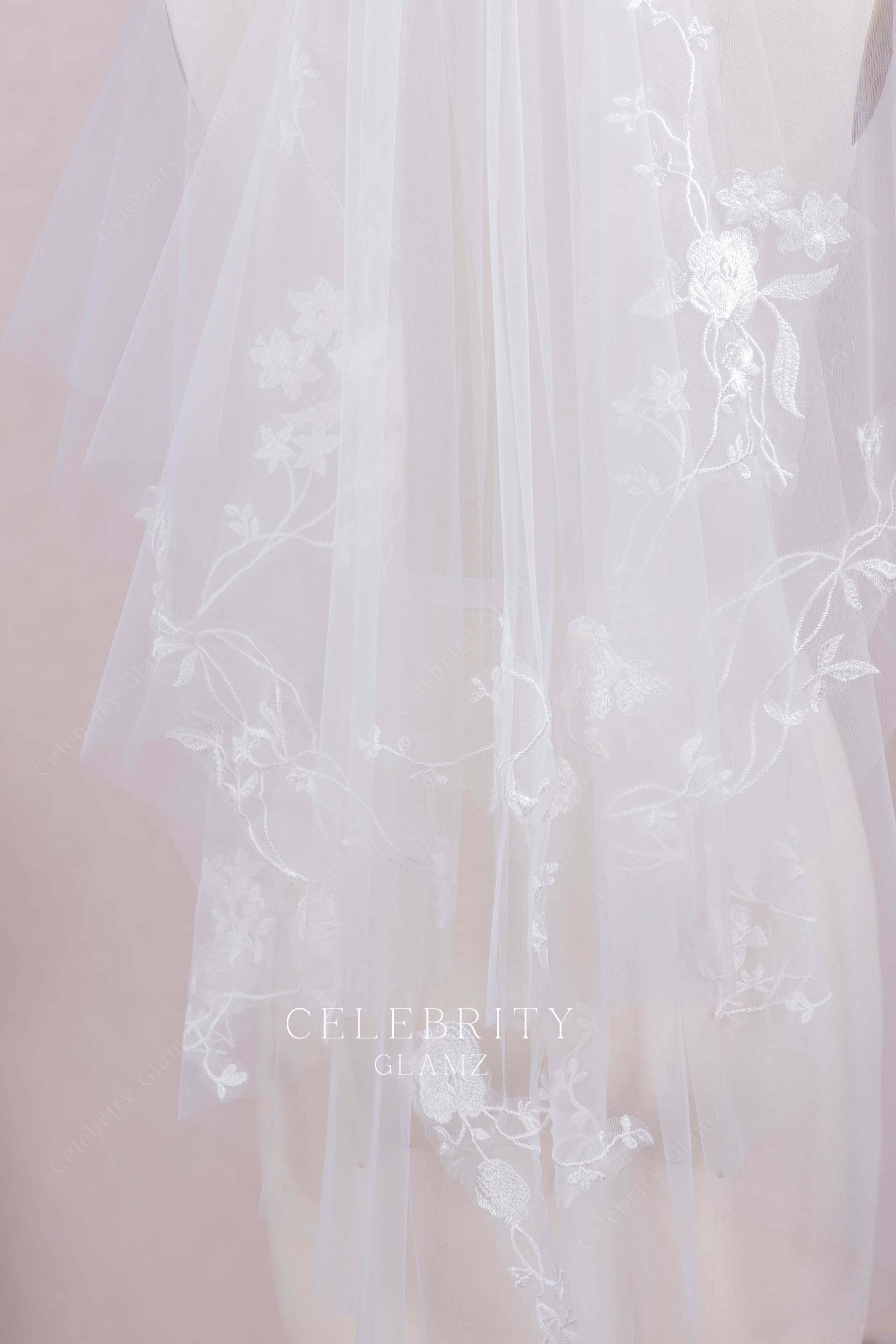 delicate lace bridal veil