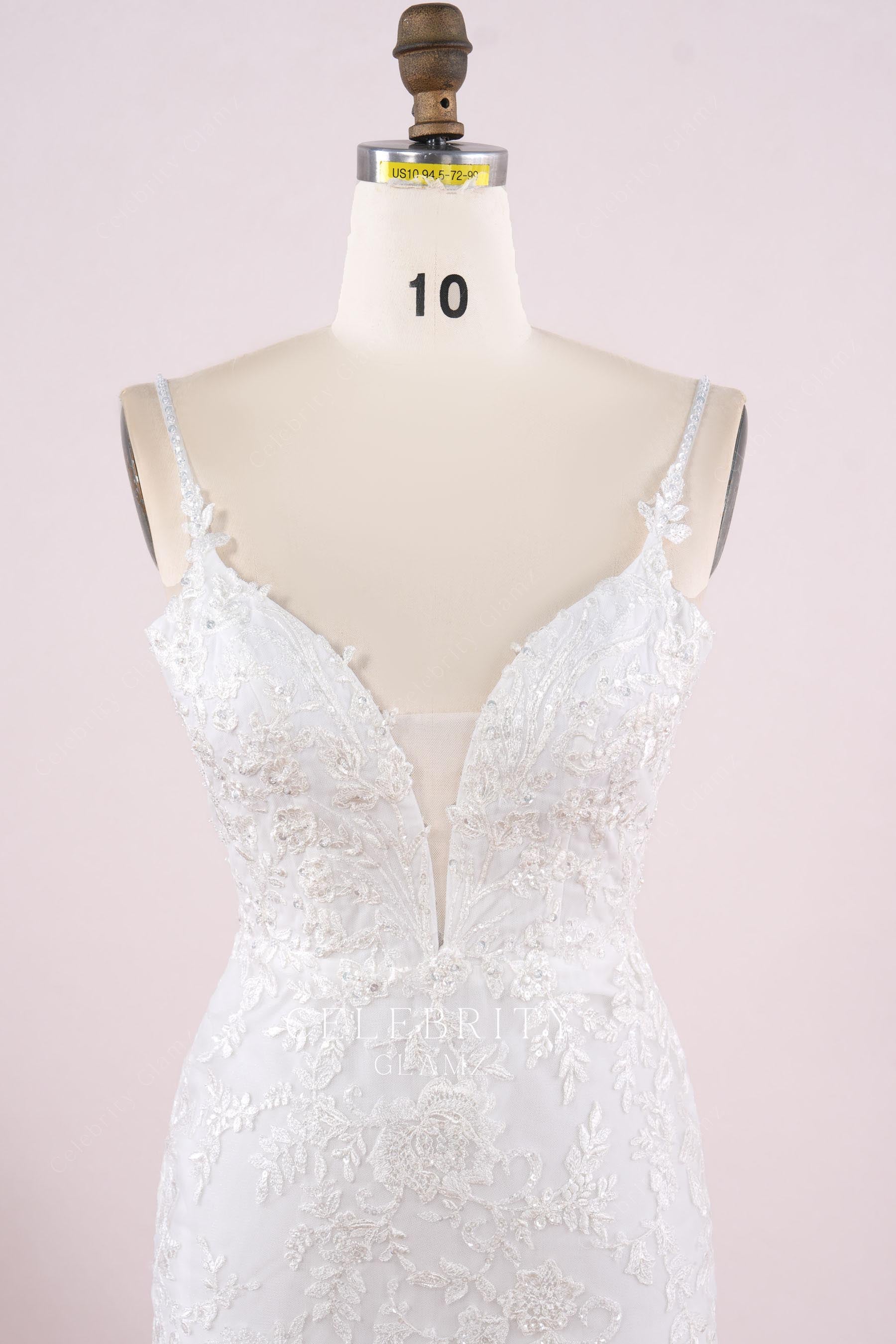 delicate lace lunging neck mermaid bridal dress