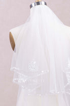 delicate tulle wedding veil