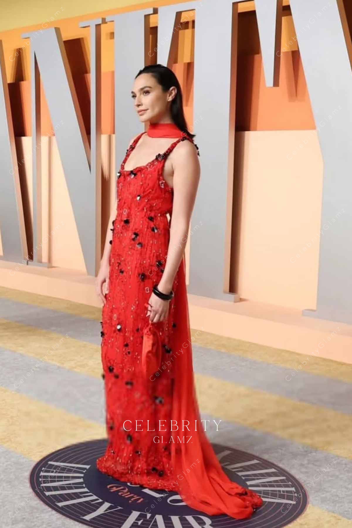 Gal Gadot 2025 sleeveless Vanity fair party dress
