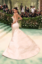 Kylie Jenner panel train met gala red carpet 2024