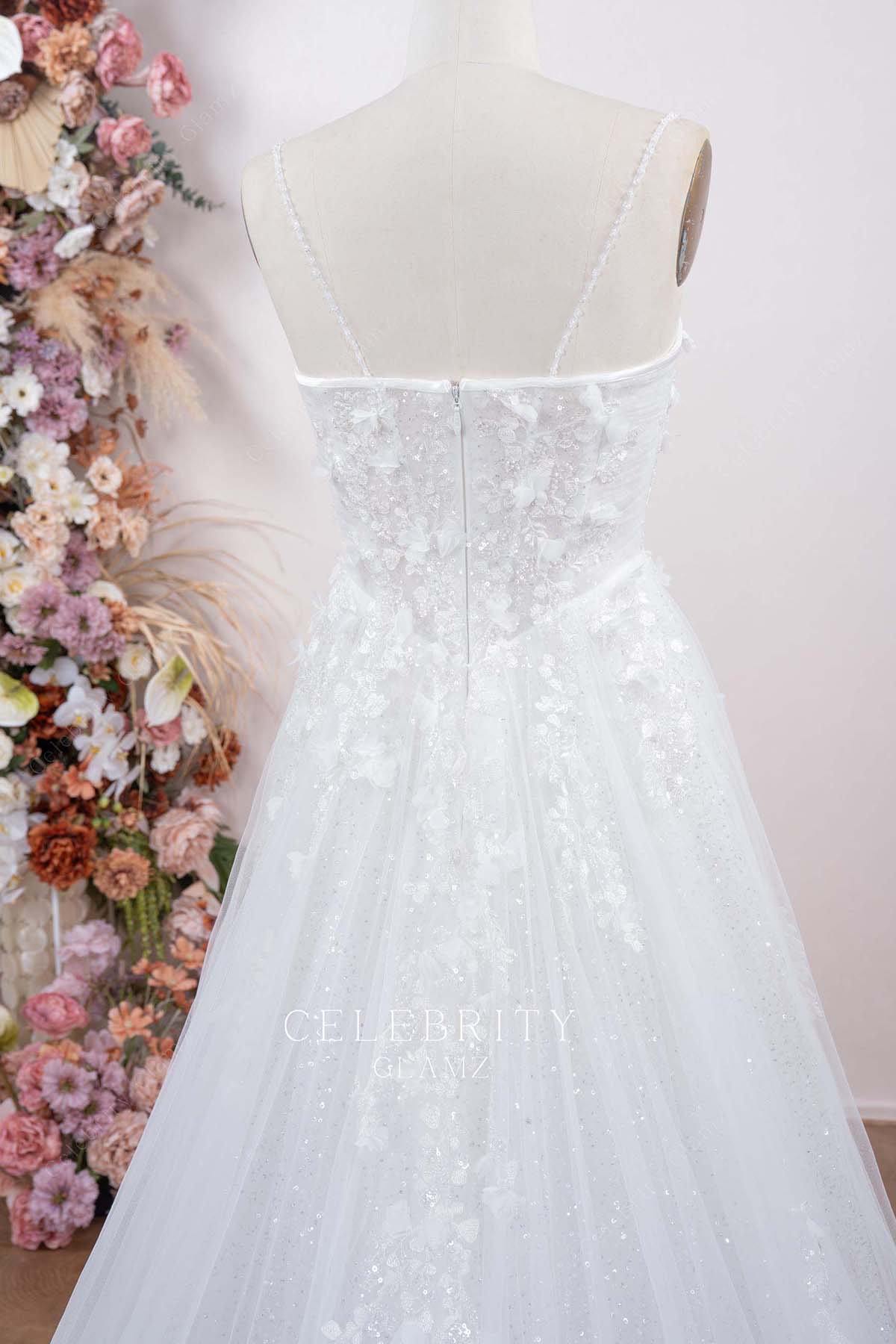 lace appliques wedding dress