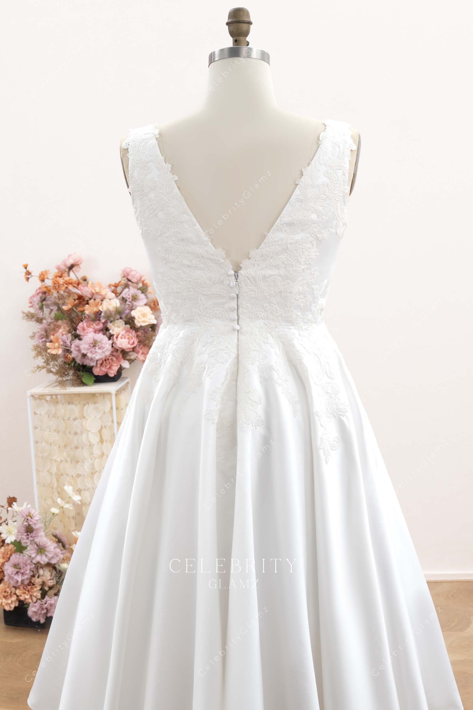 lace buttoned v back bridal dress