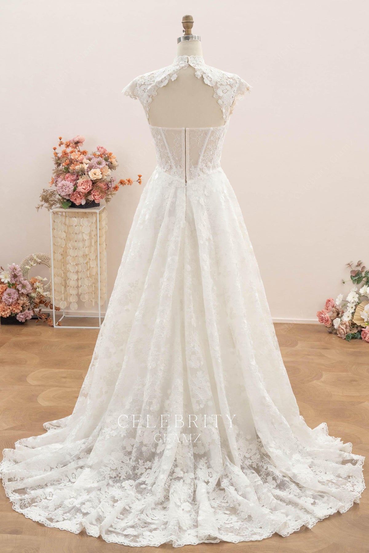 lace court train wedding dress