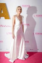Margot Robbie white plunging neck dress 2018 Australian premiere i Tonya