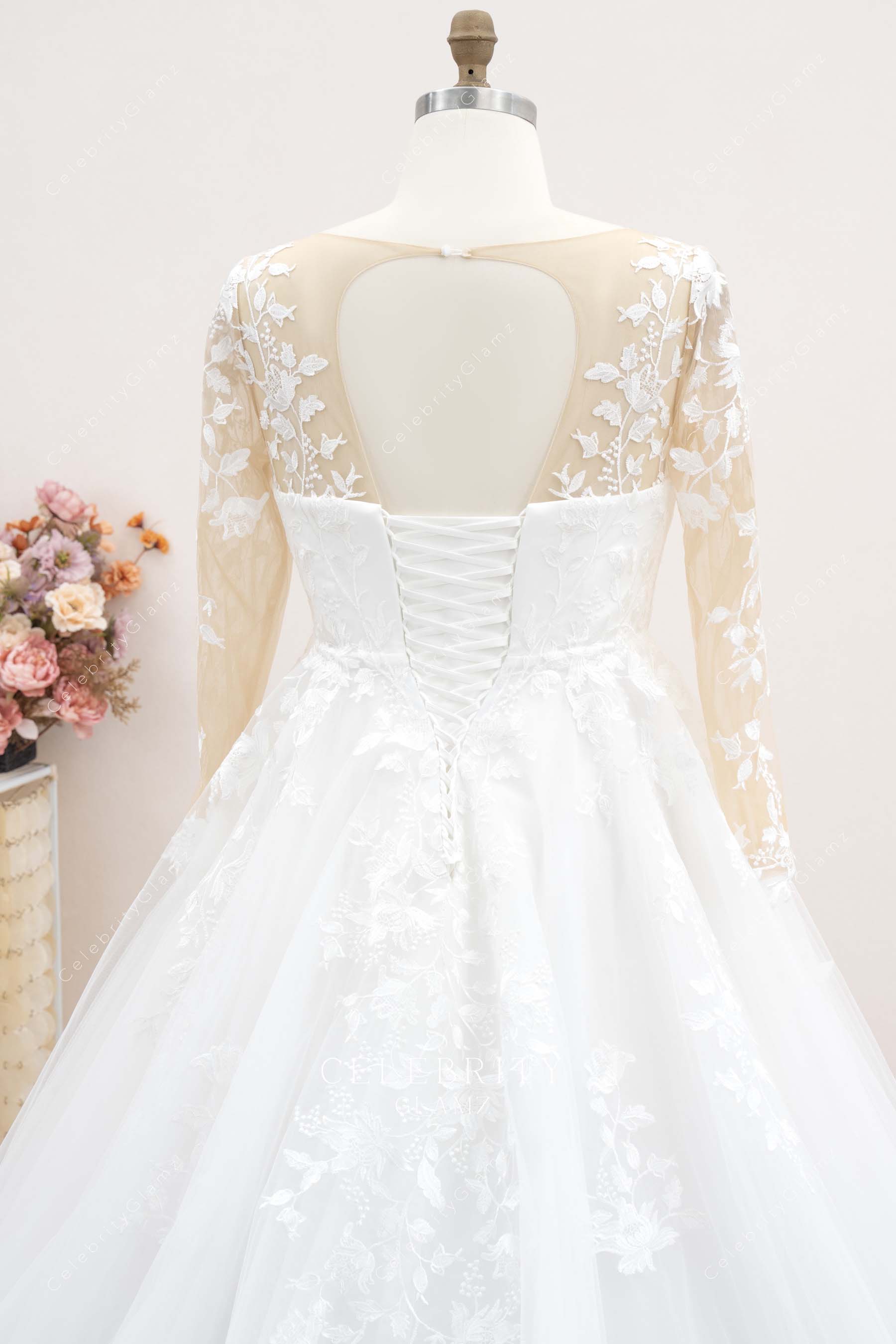 plus size keyhole back bridal dress