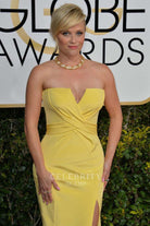 Reese Witherspoon strapless dress golden globes red carpet 2017
