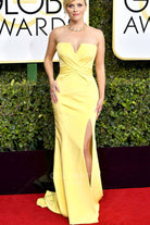 Reese Witherspoon v neck dress golden globes red carpet 2017