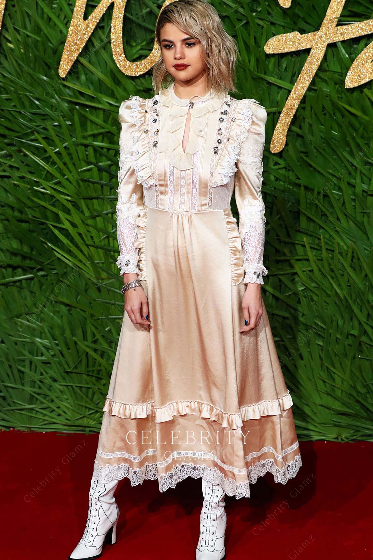 Selena Gomez a line prom dress 2017 British fashion awards