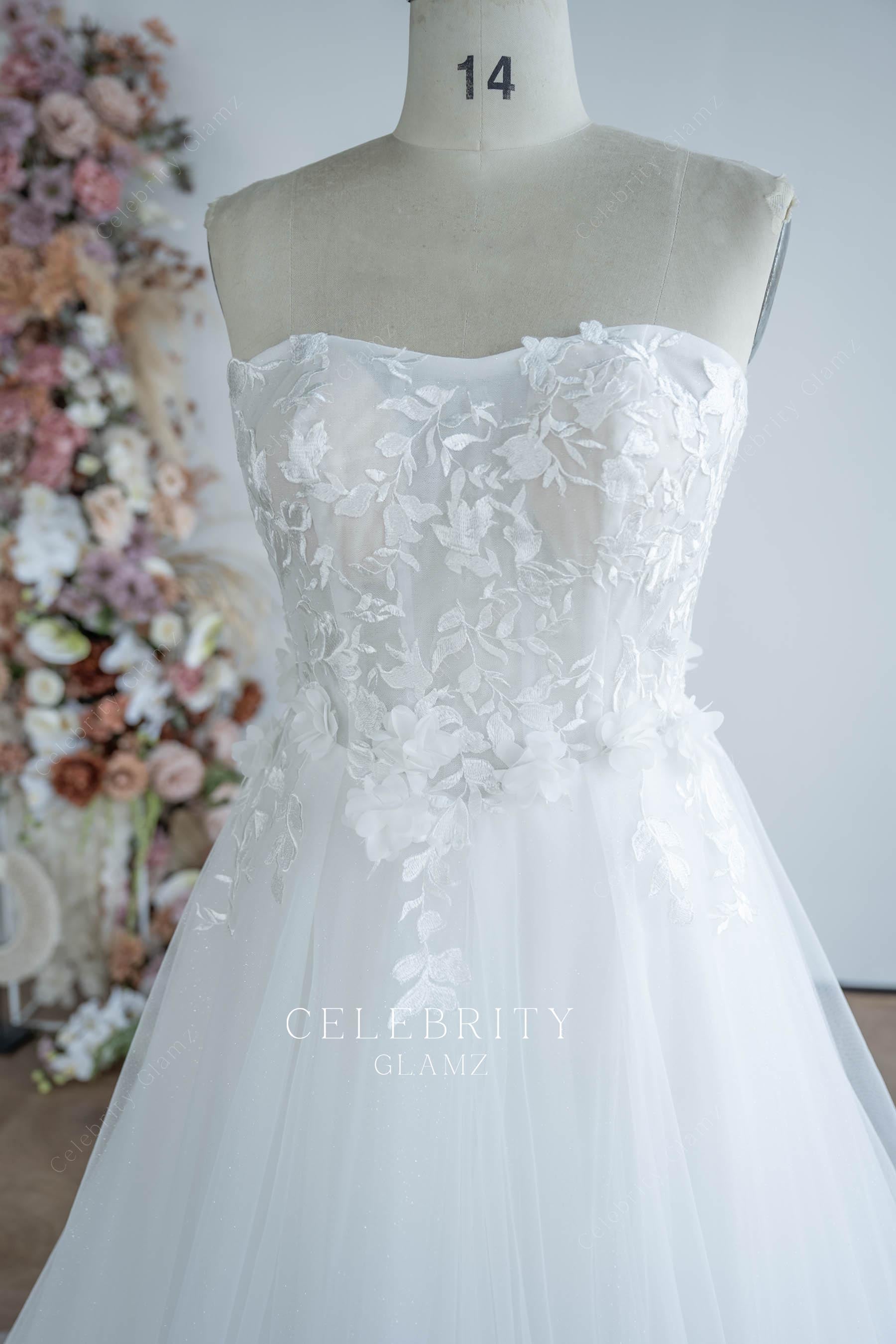 sweetheart neck bridal dress
