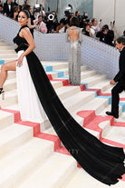 Vanessa Hudgens panel train met gala 2023 dress