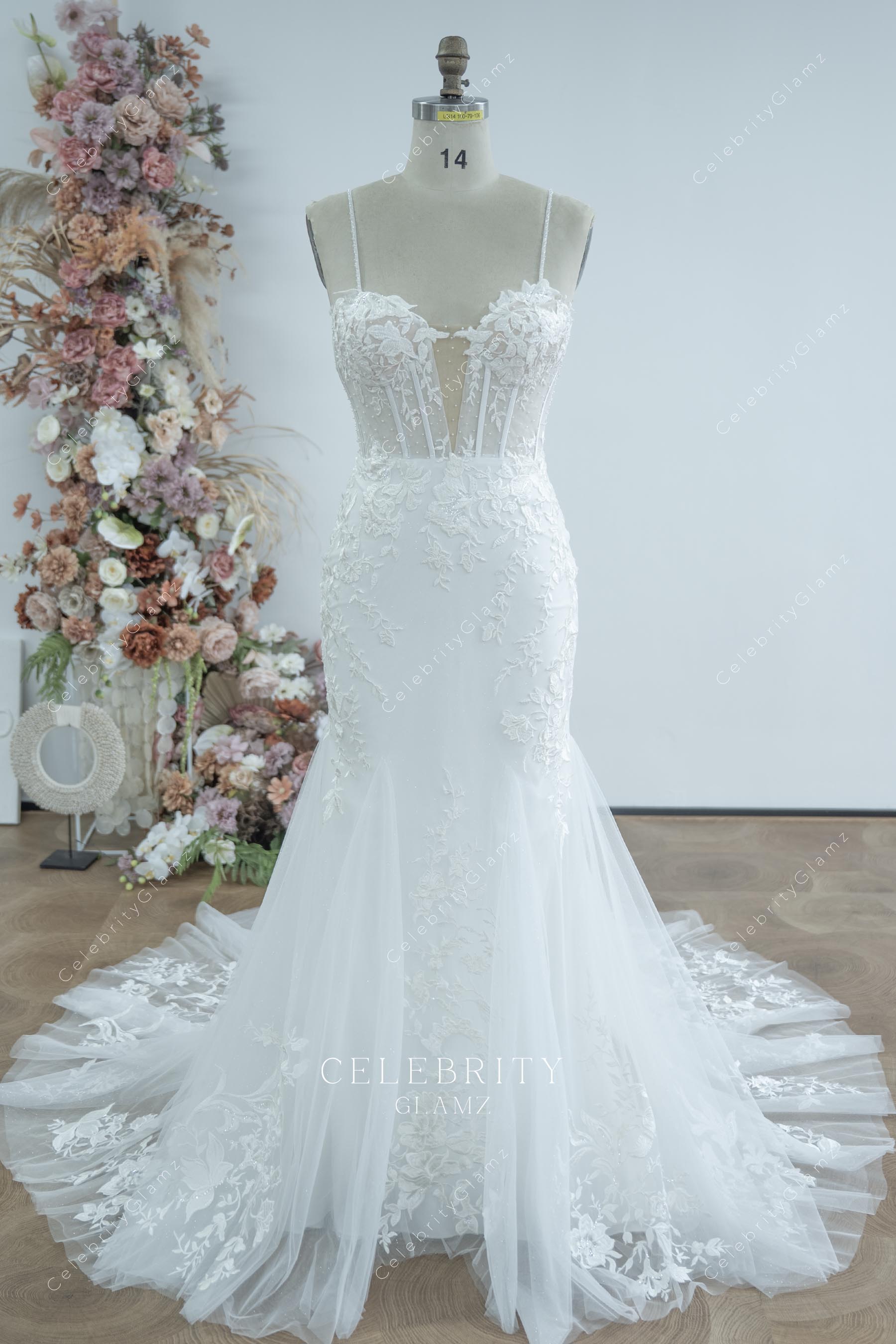 white lace appliques wedding dress