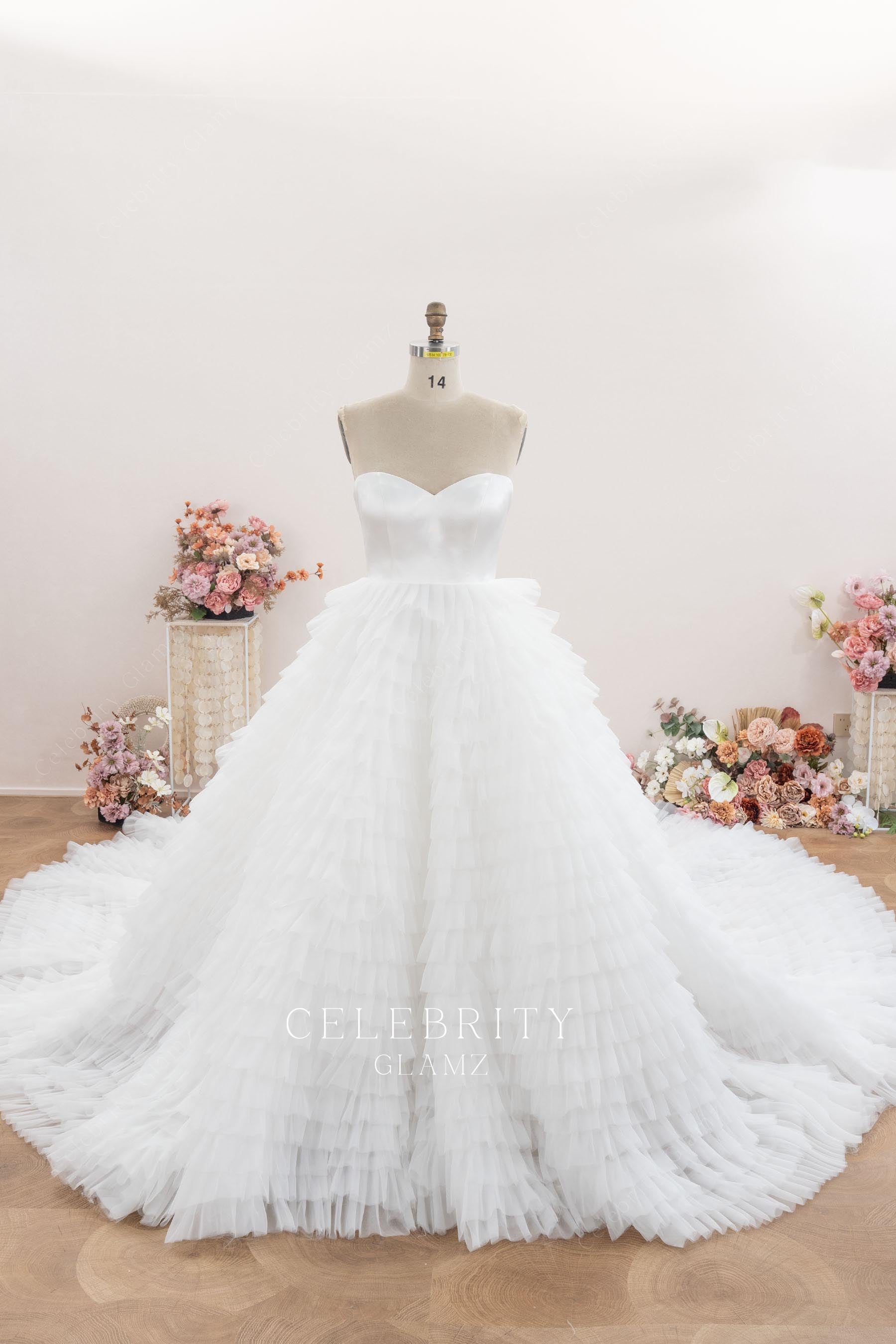 white strapless tulle wedding dress