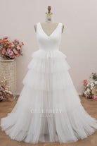white tulle sleeveless wedding dress