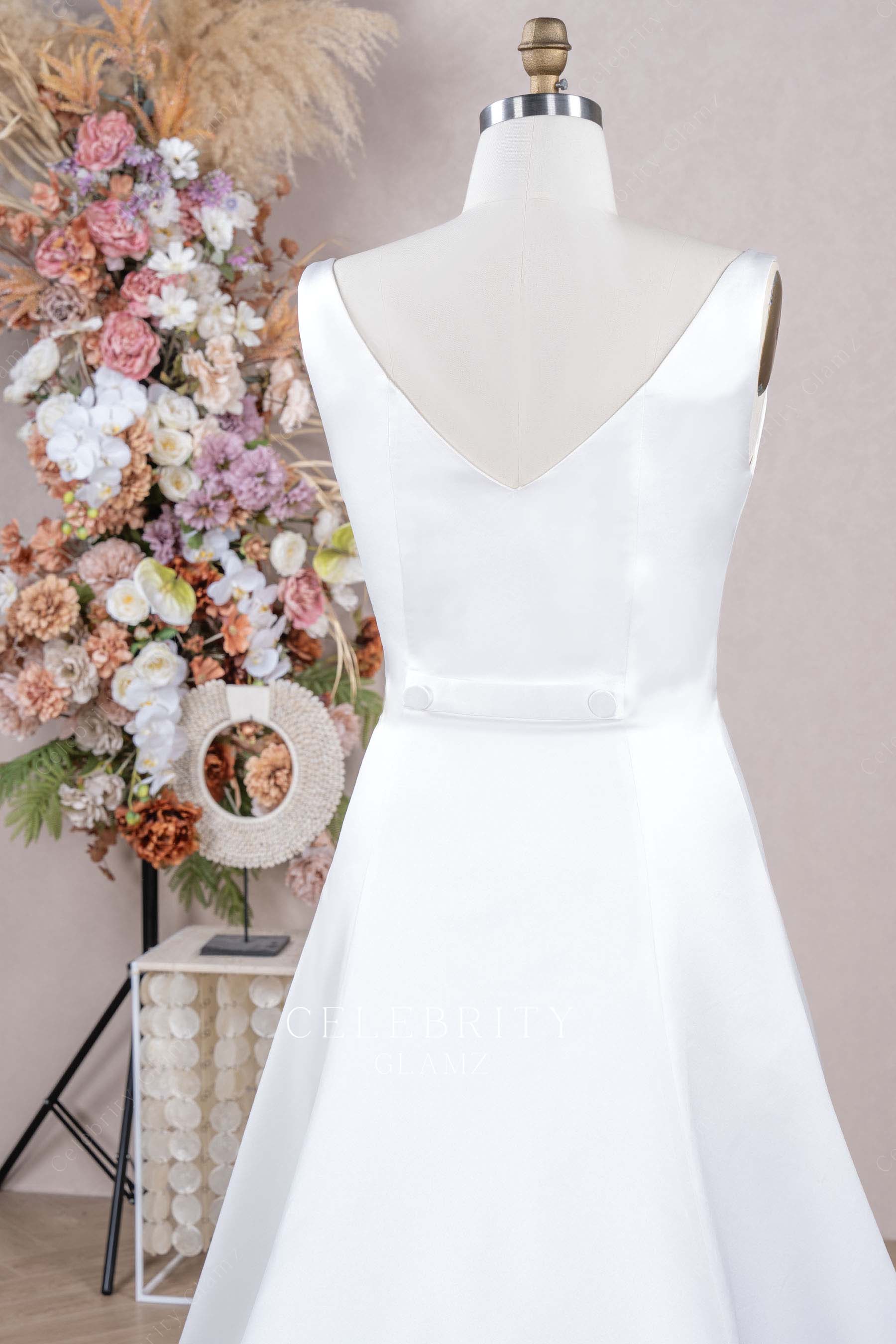 white v back wedding dress